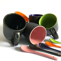 MUG MÁGICO COLOR INTERNO CON CUCHARA